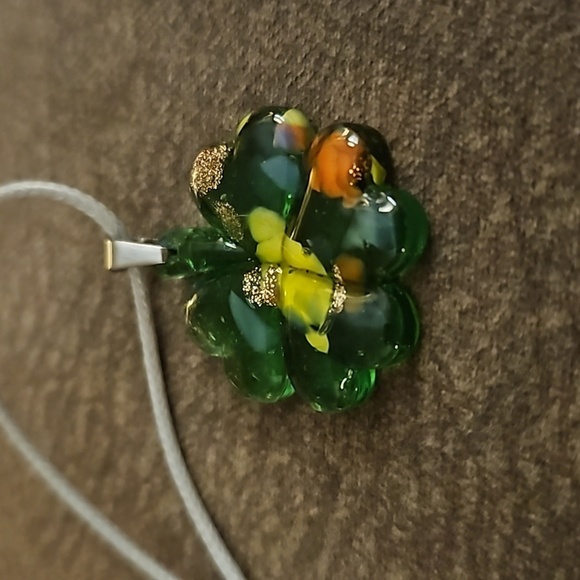 3/$30 VTG Art Glass Shamrock St. Patrick's Day Pendant Rope Necklace - Picture 2 of 3